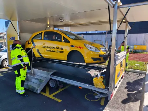 Predavanje maturantima u sklopu projekta "Klik - sigurnosni pojas"