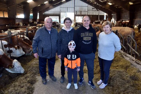 Vojvodinec, 25.02.2026 (nedeljni broj) - OPG Mikulinjak, na slici obitelj Mikulinjak, tekst S.Pavic.foto Davor Kovacevicnedeljni