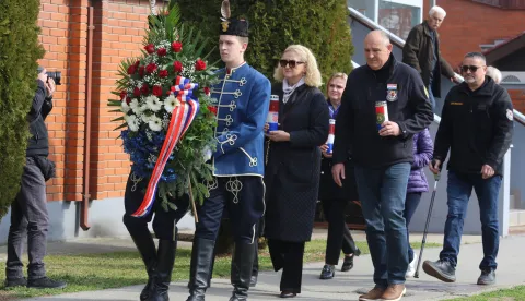 Osijek, 03. 03. 2026, PU Vijenci - 35 godina Specijalne policije "Orao", vijenci i svijeće kod spomen obilježja ispred zgrade PU OBŽ.snimio GOJKO MITIĆ
