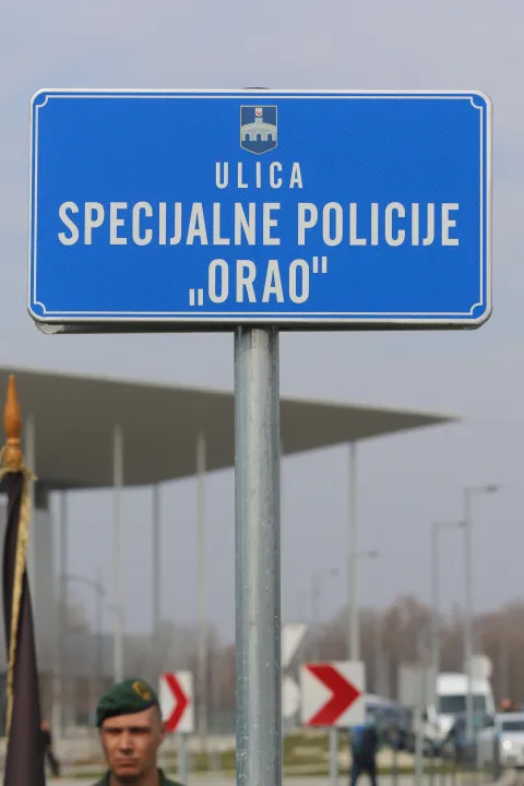Osijek, 03. 03. 2026, Kod Opus Arene, Svečanost otkrivanja ploče s natpisom Ulica specijalne poliicije "Orao". Ivan Radić, Dragan Vulin, Ilija Vidić, predsjednik Udruge Specijalne jendinice policije "Orao", i Ladislav Bece, načelnik PU OBŽsnimio GOJKO MITIĆ