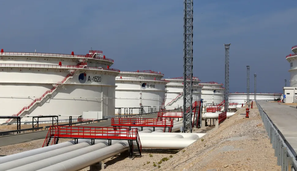 U Omi&scaron;lju svečano otvoreni novi pogoni JANAF-a 02.04.2019., Omisalj - Ministar drzavne imovine Goran Maric i predsjednik uprave JANAF Dragan Kovacevic otvorili su nove pogone na JANAF-ovom terminalu u Omislju. Nazocili si zupan Zlatko Komadina i nacelnica opcine Omisalj Mirela Ahmetovic, uz mnogobrojne druge uzvanike.rPhoto:Goran Kovacic/PIXSELL 