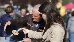 Osijek, 05. 04. 2025., kod &scaron;koljke, Sajam antikviteta, Sajam antikviteta - travanj 2025, Sara, StipaBRUNO JOBST