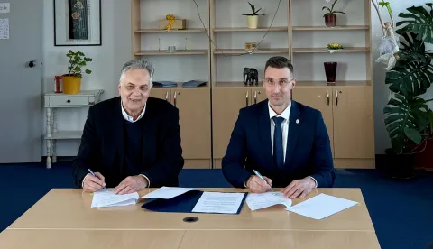 Dragan Hristov i Josip Romić na potpisivanju predugovora 
