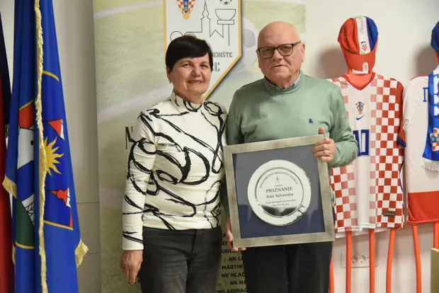 Priznanje za doprinos na&scaron;ičkom nogometu dobio je i Toni Fruk