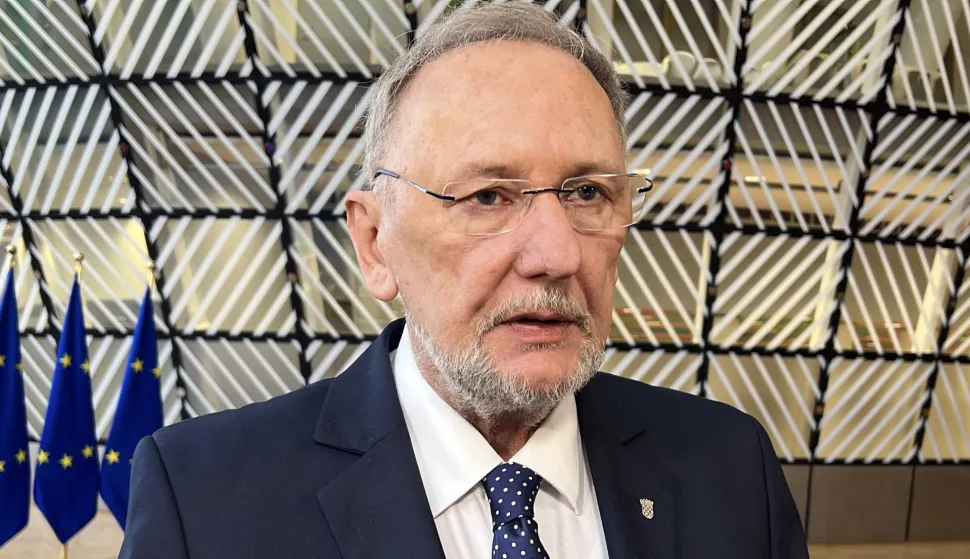 Bruxelles, 5.3.2026.- Trenuta?no ne postoji izravni rizik za ve?e migrantske valove iz Irana, iako se ni to ne mo?e isklju?iti budu?i da je te?ko predvidjeti koliko ?e sukobi trajati, izjavio je u ?etvrtak u Bruxellesu hrvatski ministar unutarnjih poslova Davor Bo?inovi?. Ministar Bo?inovi? sudjelovao je na sastanku ministara unutarnjih poslova dr?ava ?lanica EU-a. foto HINA/ Slavko Vukadin/ ua