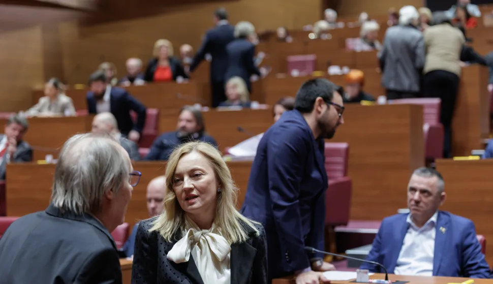 Zagreb, 15.12.2025. - Saborski zastupnici glasaju o raspravljenim točkama.Na fotografiji Marijana Petir.foto HINA/ Edvard &Scaron;U&Scaron;AK/ es