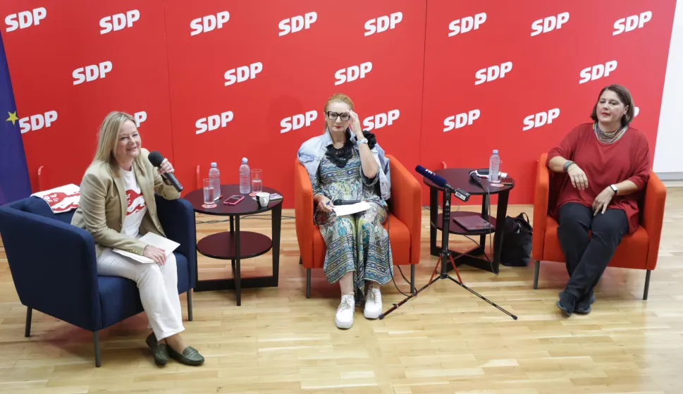 Zagreb, 20.09.2025.- &nbsp;Okrugli stol u povodu Nacionalnog dana borbe protiv nasilja nad ženama u prganizaciji SDP-a. Na fotografiji predsjednica Foruma žena SDP-a Sandra Krpan, pravobraniteljica za ravnopravnost spolova Vi&scaron;nja Ljubičić, Marija Lugarić.foto HINA/ Admir BULJUBA&Scaron;IĆ/ abu