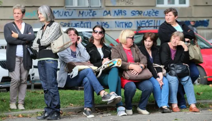21.09.2016., Zagreb - Okupljanje bivsih radnica Kamenskog u povodu seste obljetnice propasti poduzeca. Photo: Jurica Galoic/PIXSELL------četiri stupca novosti