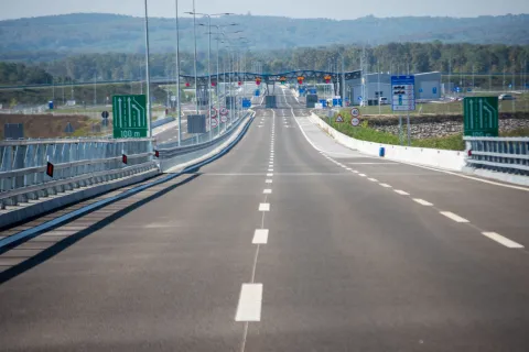 SVILAJ- 05.10.2021., otvoren granični prijelaz i most Svilaj koji povezuje Hrvatsku i BIH, autocesta na Koridoru Vc, rijeka Sava, HAC.Foto: Andrea Ilakovac