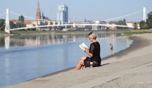 Osijek, 31. 07. 2024., Kopika, Drava, jutro na Dravi, Ivana MedićSNIMIO BRUNO JOBST