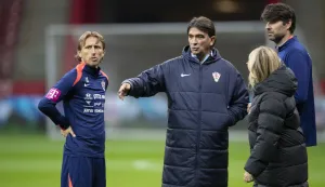 Var&scaron;ava, 14.10.2024. - Trenin hrvatske nogometne reprezentacije uoći utakmice 4. kola Lige nacija između nogometa&scaron;a Poljske i Hrvatske. Na fotografiji Zlatko Dalić, Luka Modrić, Iva Olivari, Vedran Ćorluka. foto HINA/ Daniel KASAP/ dk