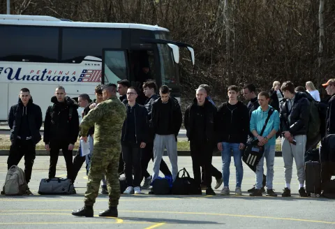 Slunj, 09.03.2026 (novosti) - prva generacija rocnika stigla na TVO (temeljna vojna obuka) u vojarnu Eugen Kvaternik.foto Davor Kovacevicnovosti