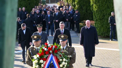 Grad Vukovar i općina Bogdanovci prvi su put zajedno obilježili Dan hrvatskih branitelja Vukovara i 35. obljetnicu postrojavanja nenaoružanih odreda u Bogdanovcima.10. 3. 2026.