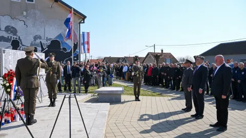 Grad Vukovar i općina Bogdanovci prvi su put zajedno obilježili Dan hrvatskih branitelja Vukovara i 35. obljetnicu postrojavanja nenaoružanih odreda u Bogdanovcima.10. 3. 2026.
