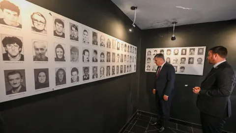Grad Vukovar i općina Bogdanovci prvi su put zajedno obilježili Dan hrvatskih branitelja Vukovara i 35. obljetnicu postrojavanja nenaoružanih odreda u Bogdanovcima.10. 3. 2026.