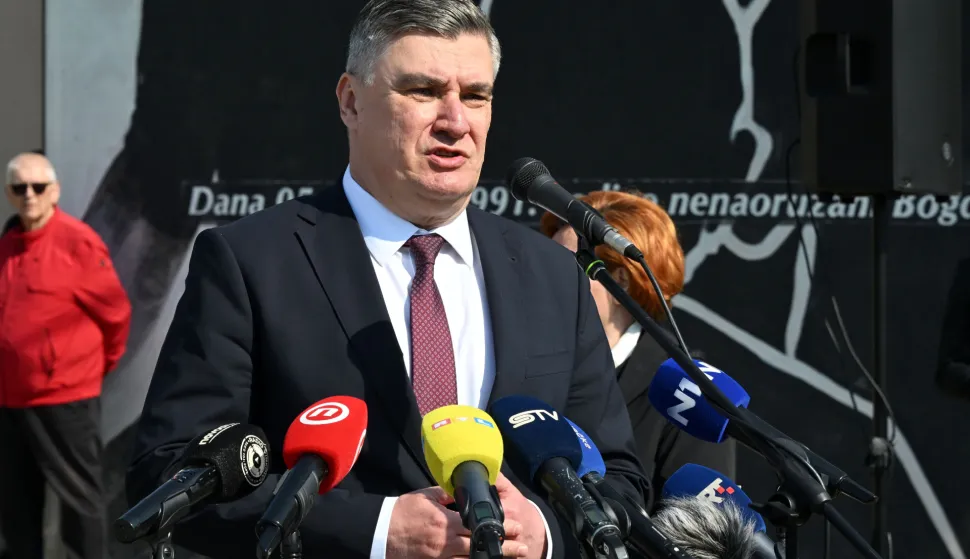 Bogdanovci, 10.03..2026. - Spomen obilježje u Bogdanovcima. Predsjednik RH Zoran Milanović&nbsp;sudjelovao je na obilježavanju Dana hrvatskih branitelja Vukovara i 35. obljetnice postrojavanja nenaoružanih odreda u Bogdanovcima. Na fotografiji Zoran Milanović.foto HINA/Gordan Panić