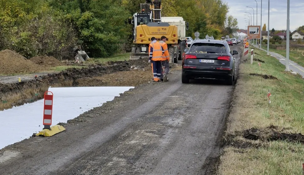Cestogradnja u Baranji24. listopada 2026.cesta gradnja građevinski radovi strojeviSnimio: Ivica Getto