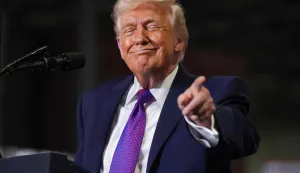 HEBRON, KENTUCKY - MARCH 11: U.S. President Donald Trump speaks on stage at Verst Logistics on March 11, 2026 in Hebron, Kentucky. Verst Logistics handles packaging, shrink sleeve labeling, and transportation management for various brands. Andrew Harnik/Getty Images/AFP (Photo by Andrew Harnik/GETTY IMAGES NORTH AMERICA/Getty Images via AFP)