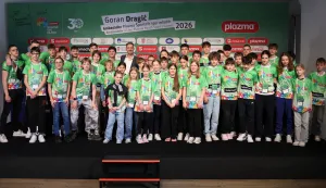 Goran Dragić sa sudionicima Plazma Sportskih igara mladih 