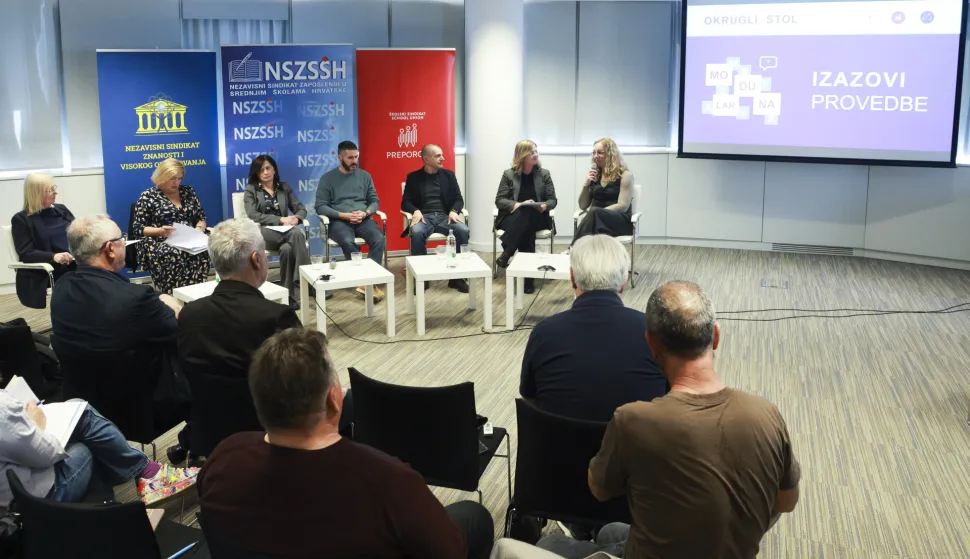 Zagreb, 13.03.2026. - Panel-rasprava "Izazovi provedbe modularne nastave" u organizaciji Nezavisnog sindikata znanosti i visokog obrazovanja. Na fotografiji Sunčica Findak, Snježana Vuk, Mirjana Pavičić, Domagoj Lisjak, Renato Mateja&scaron;, Vesna Anđelić, Ina Đaković. foto HINA/ Lana SLIVAR DOMINIĆ/ lsd