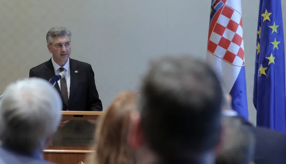 Zagreb.13.3.2026.-Predsjednik Vlade Andrej Plenković prisustvovao je 16. memorijalnom turniru Svetozara Emila Tedeschija, u hotelu Esplanade Zagreb.Foto HINA/Tomislav Pavlek/ tp