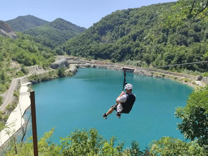 Orahovački kraj nudi dva jezera, &scaron;umovite planine, staru dama Ružica grad i zov adrenalina