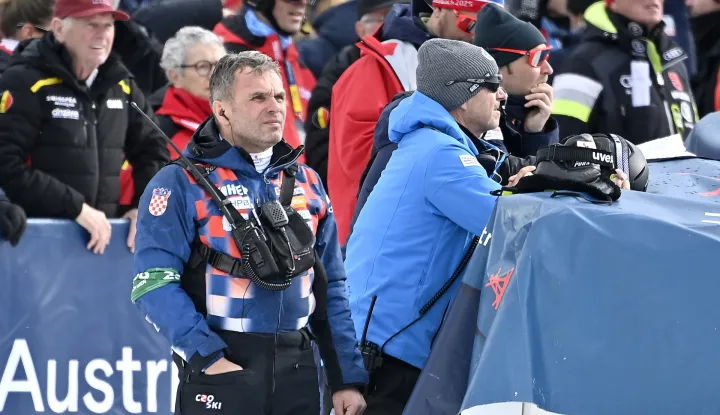 14.02.2025., Saalbach, Austrija - Svjetsko skijasko prvenstvo 2025 - veleslalom muski. Vedran Pavlek prati Filipa Zubcica u drugoj voznji muskog velesaloma.  Photo: Igor Soban/PIXSELL