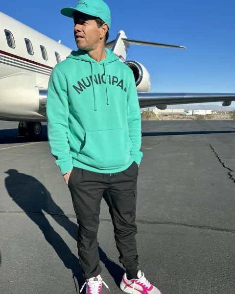 MARK WAHLBERG