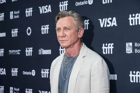 epa12358809 English actor Daniel Craig arrives for the screening of the movie 'Wake Up Dead Man: A Knives Out Mystery' during the 50th annual Toronto International Film Festival (TIFF), in Toronto, Canada, 06 September 2025. The annual film festival runs from 04 to 14 September. As Canada's premier home of cinema, TIFF offers screenings, lectures, discussions, festivals, workshops, events, professional development, and opportunities to meet, hear, and learn from filmmakers from Canada and around the world. EPA/EDUARDO LIMA