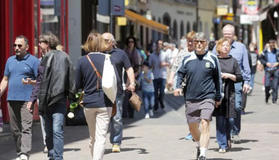 06.05.2017., Zagreb - Gradjani uzivaju u lijepom i suncanom danu u centru grada. Photo: Luka Stanzl/PIXSELL------2 stupca colornovosti