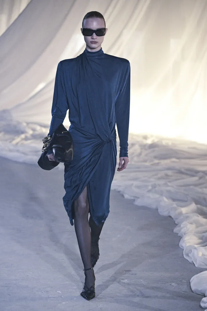 Kolekcije na Tjednu mode u Parizu pokazale povratak korijenima u suvremenoj verziji