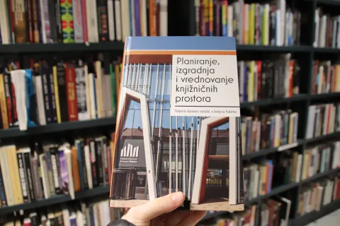 Knjiga o planiranju, izgradnji i vrednovanju knjižničnih prostora