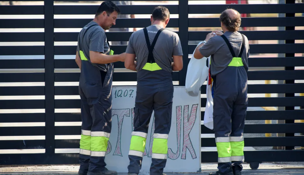 10.07.2024., Pula - U tvornici cementa Calucem, odrzan strajk upozorenja, a u svrhu promicanja gospodarskih i socijalnih interesa clanova sindikata, povecanja placa, te sklapanja izmjena Kolektivnog ugovora. Photo: Sasa Miljevic/PIXSELL