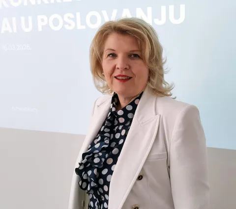 Umjetna inteligencija već sad transformira cijelu ekonomiju, ali bez strukture postaje samo preskupa i beskorisna igračka