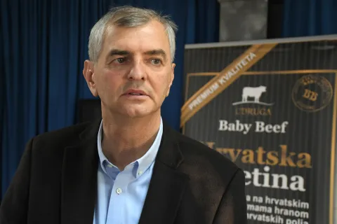 07.12.2023., Gudovac - Odrzana redovna godisnja izborna skupstina Udruge za tov i uzgoj junadi Baby Beef. Izabrano je novo celnistvo i to jednoglasno. Novi predsjednik je Toni Raic koji je preuzeo ovlasti od dosadasnjeg predsjednika Zvonimira Sirjana, a koji je izabran za njegovog zamjenika, dok je tajnik Nikola Pavicic. Photo: Damir Spehar/PIXSELL