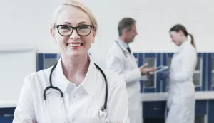 Medical team in a doctor's office freepikdoktor liječnik liječnica bolnica ilustracija