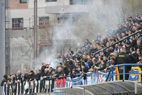 02.04.2025., Gradski stadion "Ivan Kusek Apas", Koprivnica - SuperSport Hrvatski nogometni kup 2024./25., polufinale, NK Slaven Belupo - NK Osijek. navijaci Osijeka, Kohorta Photo: Vjeran Zganec Rogulja/PIXSELL