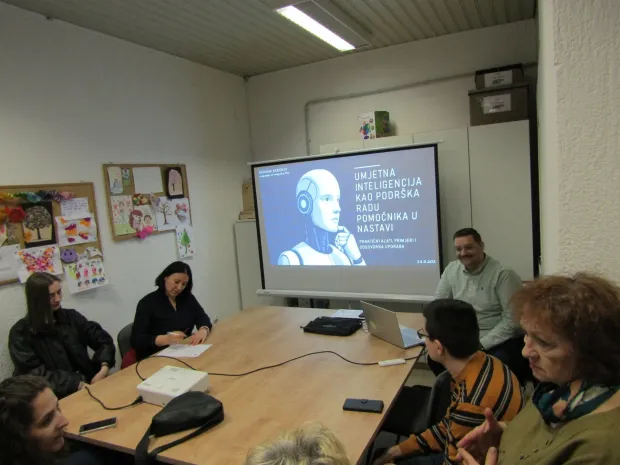 Izobrazbu je vodio pedagog Dominik Hudolinfoto: Udruga Golubovi Županja