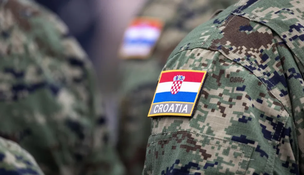 Zagreb, 10.2.2026 - Ministar obrane Ivan Anu&scaron;ić sudjelovao je na svečanom ispraćaju 8. hrvatskog kontingenta u Mađarsku. Ilustracija Hrvatska vojska uniforma zastava.Foto Hina/ Dario GRZELJ/ dag