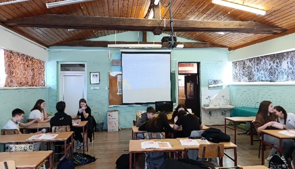 Ministarstvo znanosti, obrazovanja i mladih svake godine objavljuje poziv za financiranje projekata u sklopu izvannastavnih aktivnosti, preventivnih programa i projekata i programa rada s darovitim učenicima. I ove &scaron;kolske 2025./2026. godine Osnovna &scaron;kola Bratoljuba Klaića u Bizovcu se prijavila na sva tri poziva i ponudila prijedloge projekata u sva tri područja. 