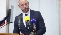 Zagreb, 04.02.2026 - Ministar pravosuđa, uprave i digitalne transformacije Damir Habijan predstavio je izmjene i dopune Zakona o Pravosudnoj akademiji, Zakona o Državnom sudbenom vijeću te Zakona o Državnoodvjetničkom vijeću. Na fotografiji Damir Habijan.foto HINA/ Admir BULJUBA&Scaron;IĆ/ abu