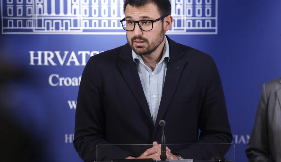 Zagreb, 06.02.2026 - Hrvatski sabor, konferencija za medije Kluba zastupnika Možemo! na temu "Vlada odustaje od obnovljivih izvora energije: ide li Hrvatska Trumpovim stopama?". Na fotografiji Marin Živković.foto HINA/ Admir BULJUBA&Scaron;IĆ/ abu