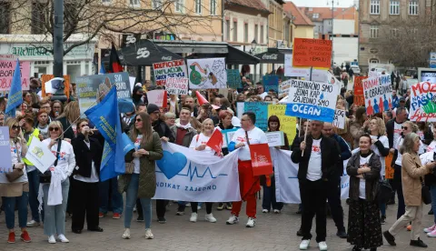 Zagreb, 21.03.2026 - Prosvjed "Sindikalno prolje?e", u organizaciji ?est sindikata javnih slu?bi, odr?an je na Europskom trgu. foto HINA/ Lana SLIVAR DOMINI?/ ik