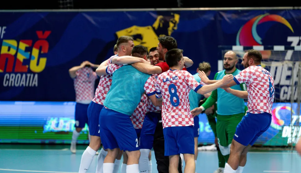 Pore?, 16.3.2026.- U dramati?noj ?etvrtfinalnoj utakmici Europskog futsalskog prvenstva za gluhe u Pore?u Hrvatska je svladala Izrael 5-4, a pobjedu je pogotkom u zavr?nici potvrdio Jurica Karan. foto HINA/ PRiredba Studio/ Ante Ple?a?/ ua