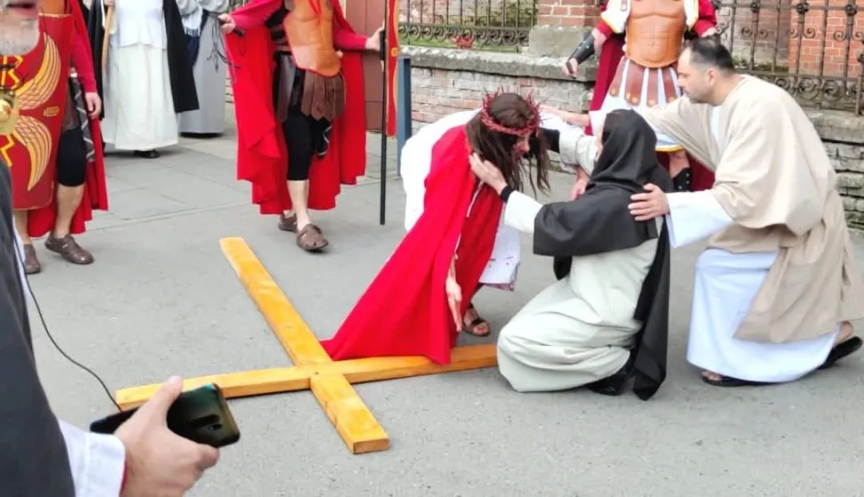 ĐakovoUprizorenje muke i smrti Kristove izvelo 70 sudionika iz Zapre&scaron;ićaOžujak 2026.