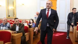 Osijek, 23. 03. 2026, Županijska 4. Ministri David Vlajčić, Ivan Anu&scaron;ić i županica Nata&scaron;a Trami&scaron;ak, Zatvoreni sastanak stožerra o ASK, afričkoj svinjskoj kugi. Ivan Anu&scaron;ić.snimio GOJKO MITIĆ