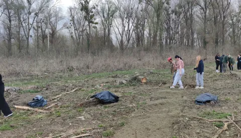 Učenici Doma Ugostiteljsko-turističke &scaron;kole Osijek sadili stabla: Kad bi drveće pričalo, hvalilo bi &ldquo;ugodomce&rdquo;