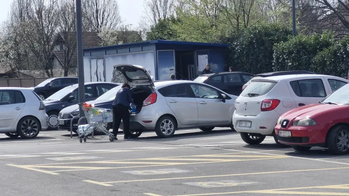 Mađarska opsada hrvatskih trgovina: "Kada u trgovini vidim da netko gura prepuna kolica, siguran sam da su Mađari"