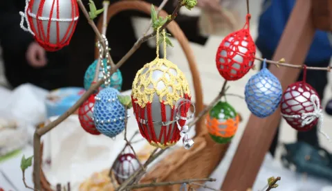 Snimio Davor KIBEL, Osijek, 28.03.2015. Trg Ante Starčevića, ARANA JAJA BOJAMA GRADA folklor, djeca, običaji, pisanice