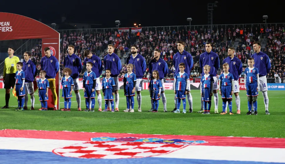 Rijeka, 14.11.2025 - Utakmica kvalifikacija za nogometno SP 2026. Hrvatska - Farski otoci na stadionu Rujevica u Rijeci. Na slici reprezentacija Hrvatske. foto HINA/ Damir SEN?AR/ ds